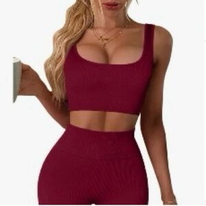 NWOT-Women's Seamless Workout
Spandex Matching Bra and Shorts. Size: small